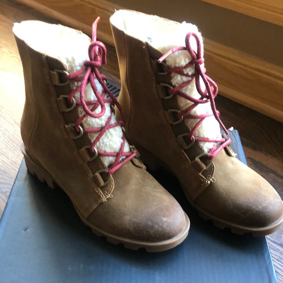 Sorel Shoes - NIB Sorel Phoenix Short Lace Cozy Boot 8 Waterproof